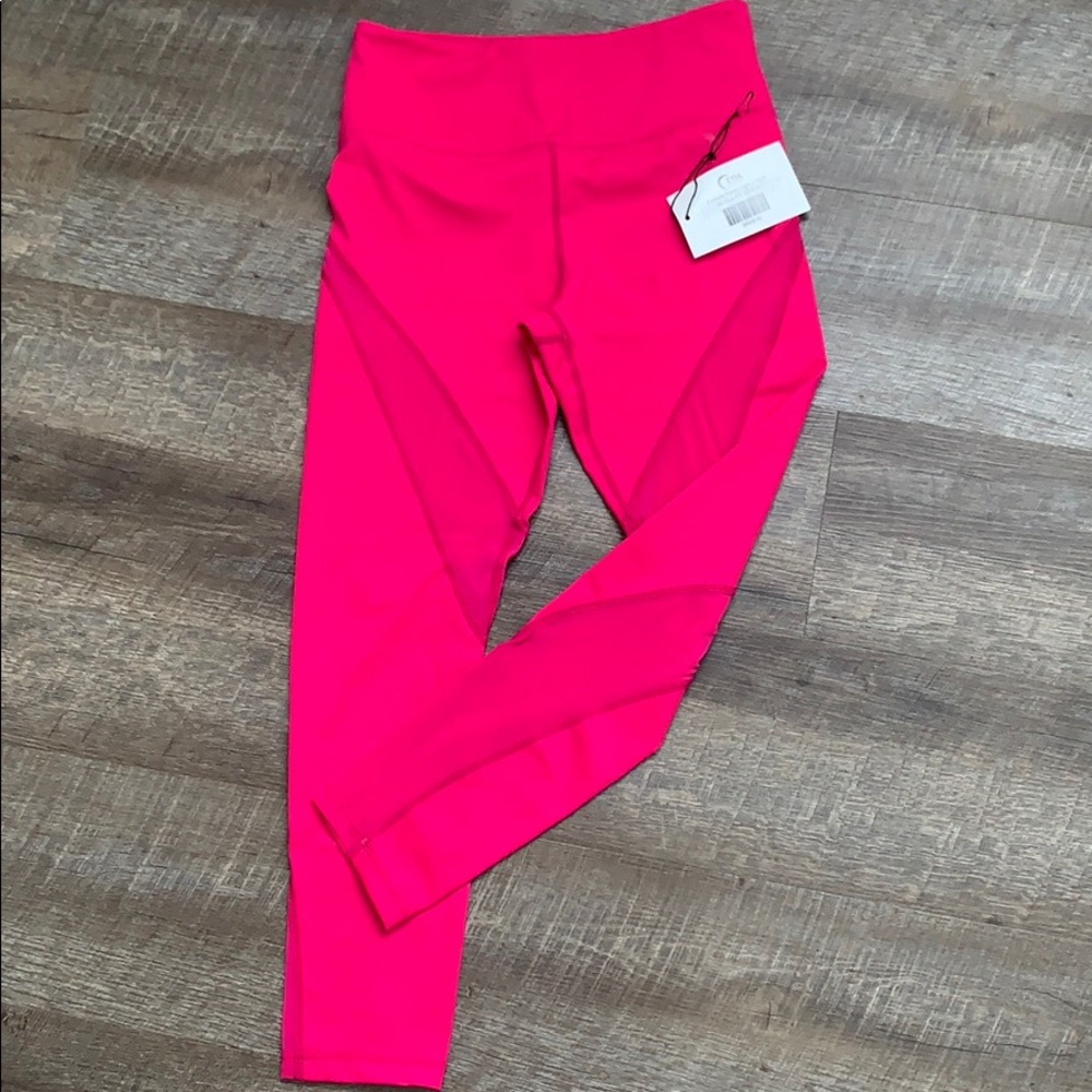NWT Zyia Fushsia Light n Tight